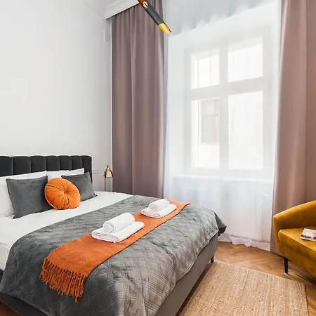 Cracovian - Loftaffair Apartman *